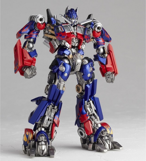 Transformers – Action figure Revoltech di Optimus Prime in Dark of the Moon