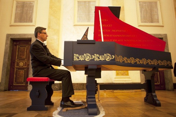 La viola organista di Leonardo Da Vinci costruita e suonata dal vivo: il video