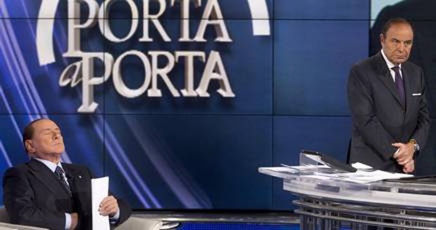 Decadenza Berlusconi, il Cavaliere rinuncia allo Speciale Porta a Porta. IndigneRai scrive a Vespa: “Inopportuno ospitarlo”