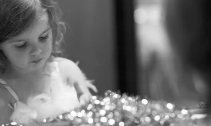 Susan Boyle e Elvis Presley, Oh Come All Ye Faithful: video ufficiale, testo e traduzione