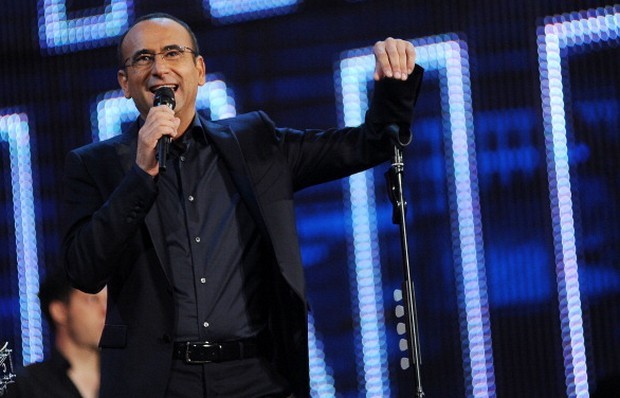 Carlo Conti a Un giorno da pecora: “Sanremo? Spero di continuare ad evitarlo, non è mica obbligatorio!”. Ma poi cambia idea…