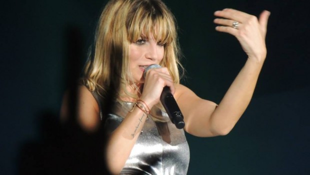 Maria De Filippi su Emma Marrone: “Rinunciò al contratto con la Universal ai tempi delle Lucky Star”
