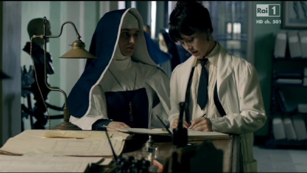 Il coraggio di una donna – Rossella, capitolo secondo: la fiction in costume vuole essere attuale (ma il melodramma glielo impedisce)