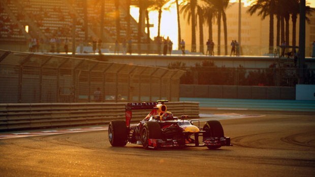 Stasera in tv, 3 novembre 2013: Un passo dal cielo, GP di F1 di Abu Dhabi, Io Canto live, Amarcord
