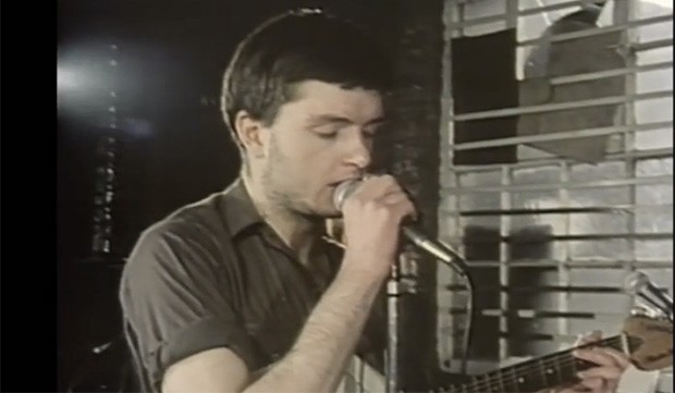 Joy Division, all’asta il tavolo del suicidio di Ian Curtis
