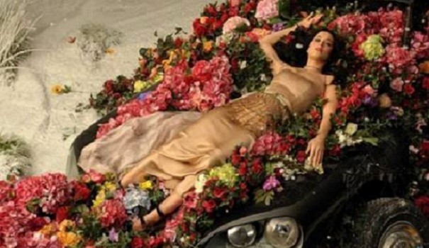 Katy Perry, Unconditionally: recensione del web e dei lettori