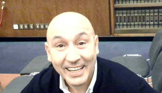 Maurizio Battista a TvBlog: “Fare tv non è determinante per la vita artistica; a me piacciono i programmi buoni” (VIDEO)