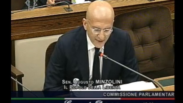 Rai, Minzolini rinviato a giudizio per abuso d’ufficio: tolse Tiziana Ferrario dalla conduzione del Tg1