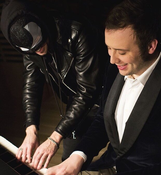 Raphael Gualazzi e Bloody Beetrots a Sanremo 2014 con Liberi o no e Tanto ci sei