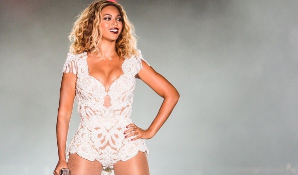 Beyoncè boom con il visual album: 430.000 copie in un giorno, è record femminile del 2013