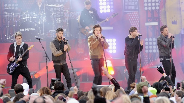 One Direction per Natale 2013, idee regalo: album, libri, profumo, biglietti e calendario