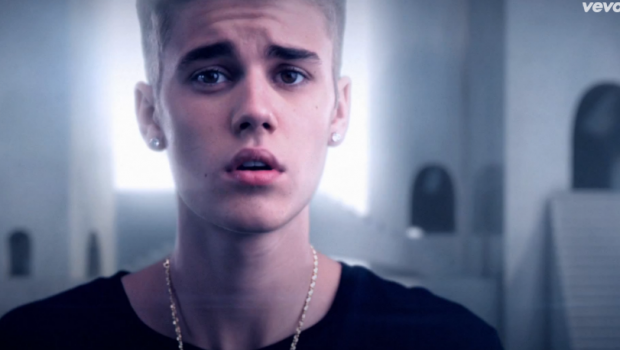 Justin Bieber su Instagram canta per i fan (video)