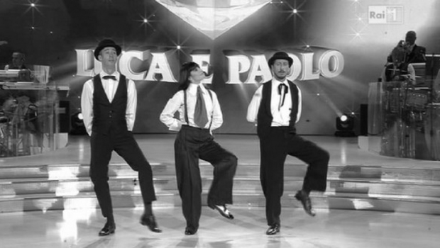 Ballando con le Stelle 2013, Selvaggia Lucarelli contro Luca e Paolo: “Vederli lì è il baratro!”