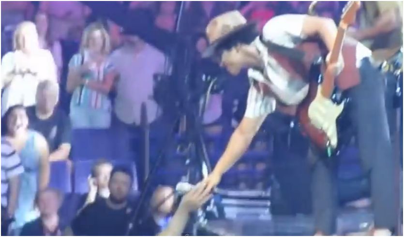 Proposte di matrimonio ai concerti: da Beyoncé a Bruno Mars (video)