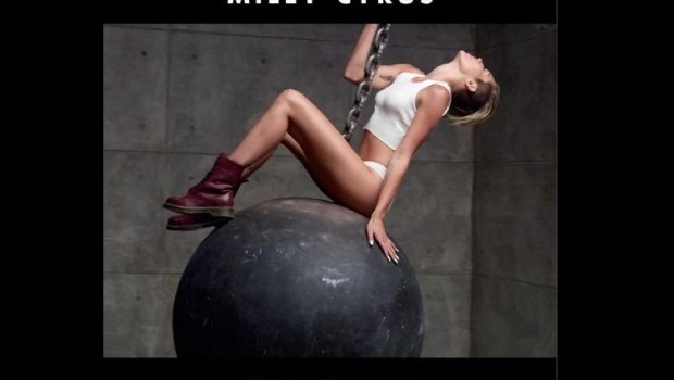 Classifica musica americana 5 Dicembre 2013: Wrecking Ball di Miley Cyrus prima nei singoli, One Direction subito in vetta negli album