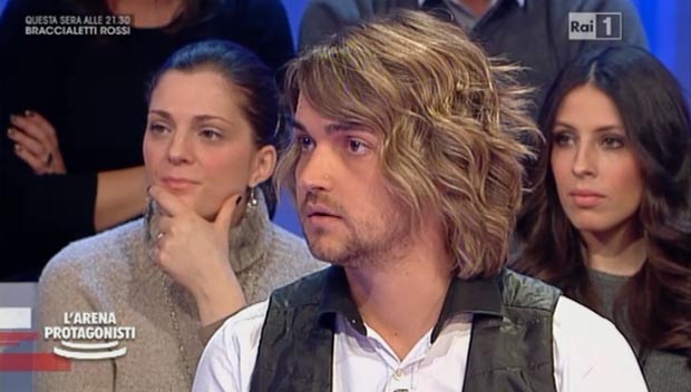 Valerio Scanu a L’Arena ‘bacchettato’ dalla Maionchi: “Non ti sei aiutato abbastanza”