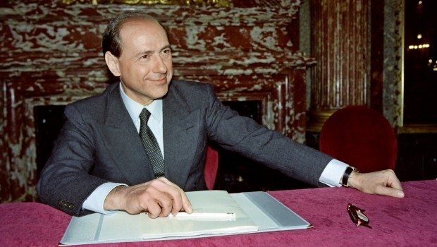 Fabio Fazio: “Io mi proposi con politico alle spalle a Berlusconi? Falso, querelerò Raggi”