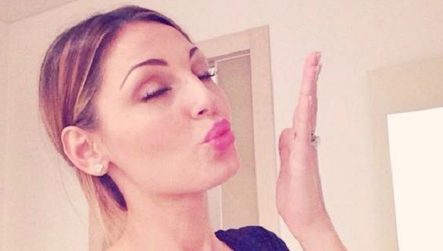 #BuonCompleannoAnnaTatangelo: Anna Tatangelo compie 27 anni