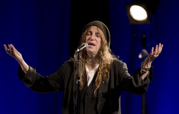 Patti Smith, cover di Stay di Rihanna: video