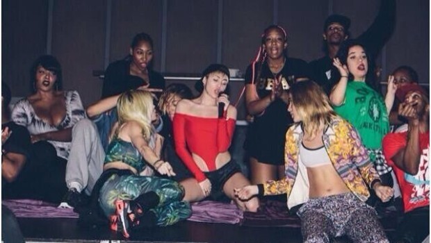 Miley Cyrus, Bangerz Tour 2014: anticipazioni e foto