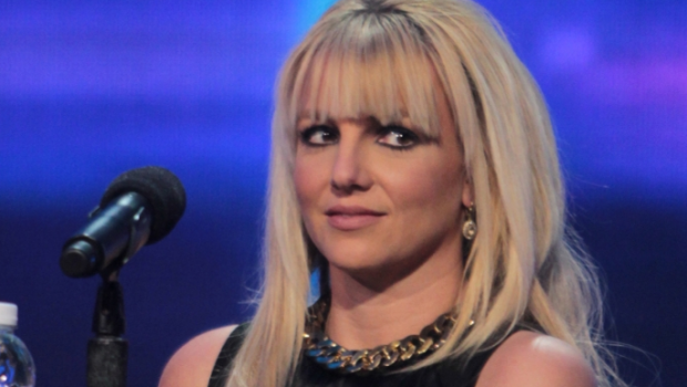 I cimeli musicali più assurdi venduti su eBay: da Britney Spears a Lady Gaga