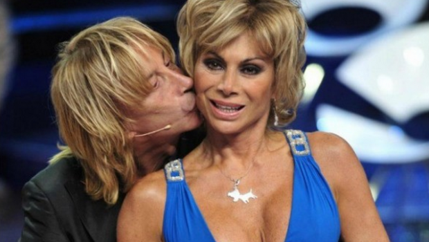 Carmen Russo: “In arrivo una serie tv su di me, Enzo Paolo e la piccola Maria”