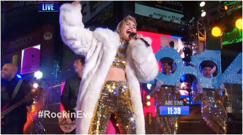 Capodanno 2014, Miley Cyrus canta Wrecking Ball e Get It Right a Times Square (video)