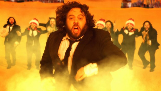 Don Peyote – trailer della commedia con Dan Fogler e Anne Hathaway