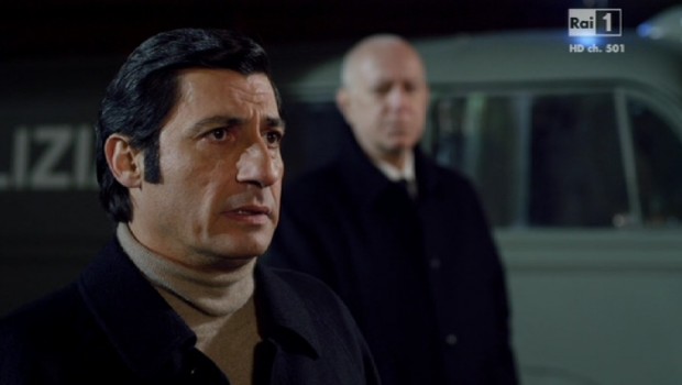 Gli anni spezzati – Il Commissario, Emilio Solfrizzi replica alle accuse di revisionismo: “E’ stato un tentativo onesto”. Mario Calabresi: “Rispettata la figura di mio padre”