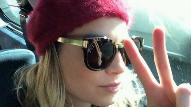 Emma Marrone litiga con Mondo Marcio su Twitter: “Mi sfondo di lavoro, vendo dischi, riempio i palazzetti e non rompo le scatole a nessuno”