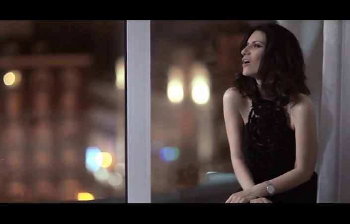 Laura Pausini feat. Alejandro Sanz, Viveme: video ufficiale, testo e traduzione