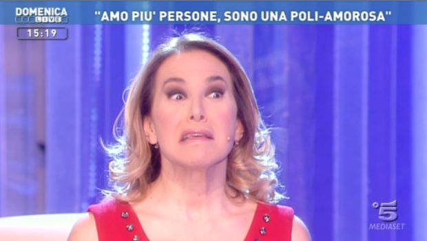 Domenica Live a luci rosse, salta la testa di Mario Giordano? D’Urso chiede scusa