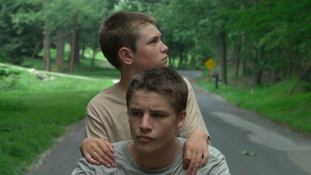 Hide Your Smiling Faces: trailer, poster e foto del film di Daniel Patrick Carbone