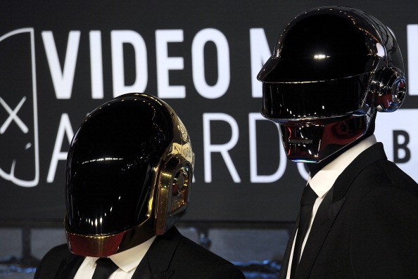 Daft Punk: A Trip Inside the Pyramid, dieci curiosità dalla biografia non autorizzata