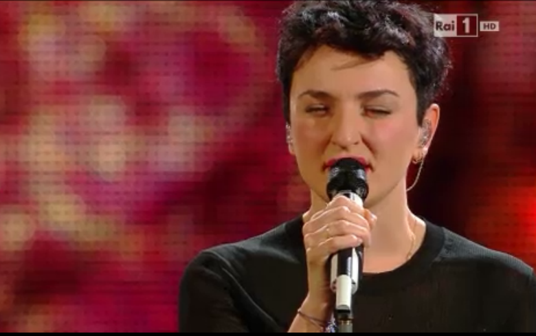 Arisa con i Whomadewho: Cuccuruccucu di Franco Battiato | Duetti Sanremo Club