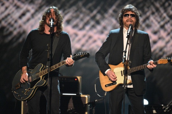 Dave Grohl e Jeff Lynne, cover di Hey Bulldog dei Beatles: video e testo