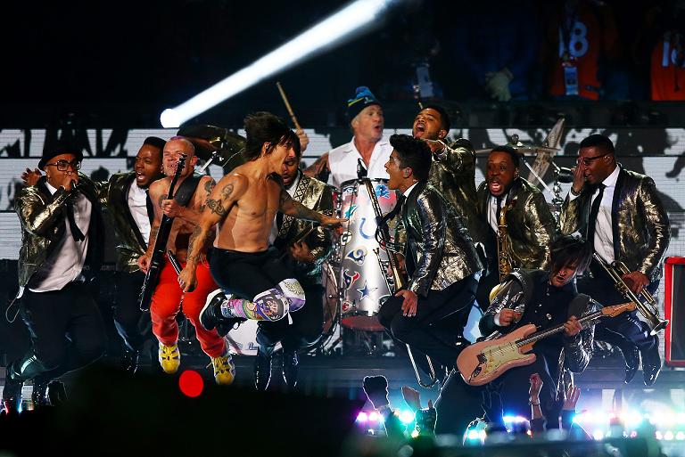 Super Bowl 2014, Bruno Mars e Red Hot Chili Peppers (video)