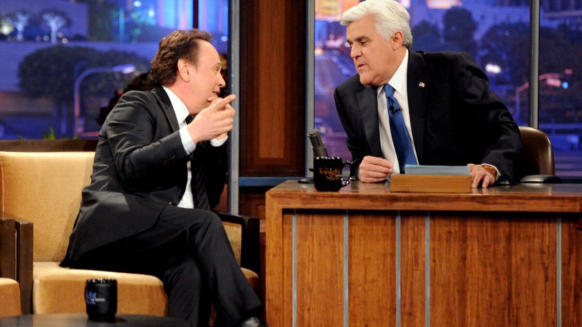 The Tonight Show, Jay Leno dice addio al programma con una parata di star