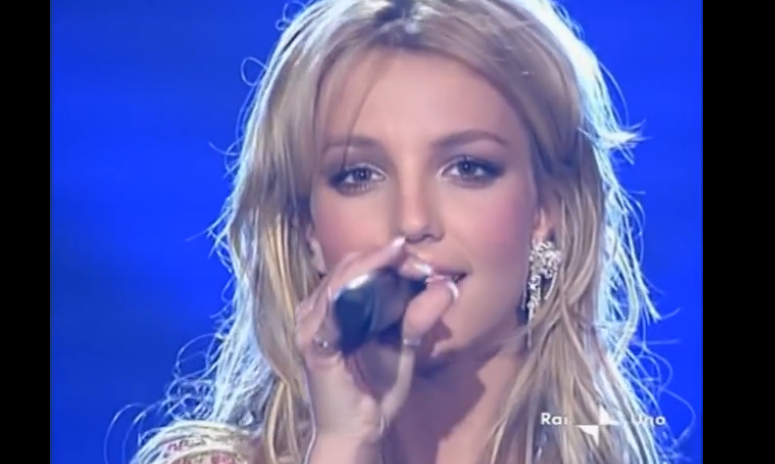 Festival di Sanremo, gli ospiti stranieri: 10 esibizioni dagli anni 90 ad oggi (video e testi)