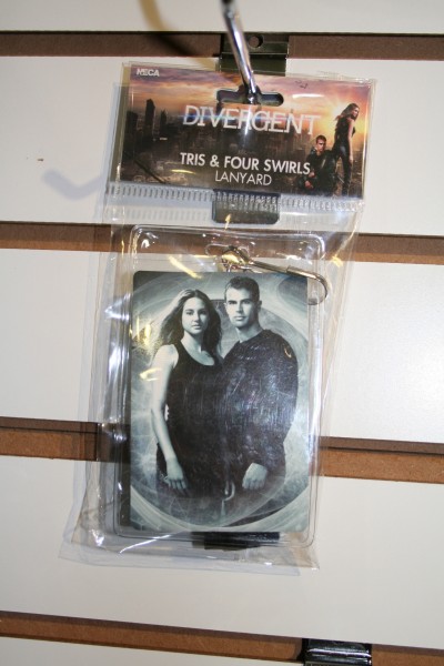 Divergent – 35 foto dei gadget ufficiali del film