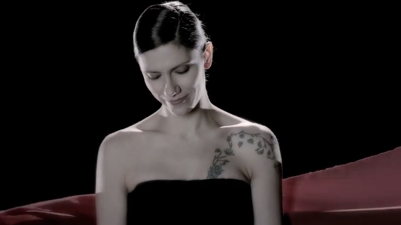 Elisa, Un filo di seta negli abissi: video ufficiale e testo