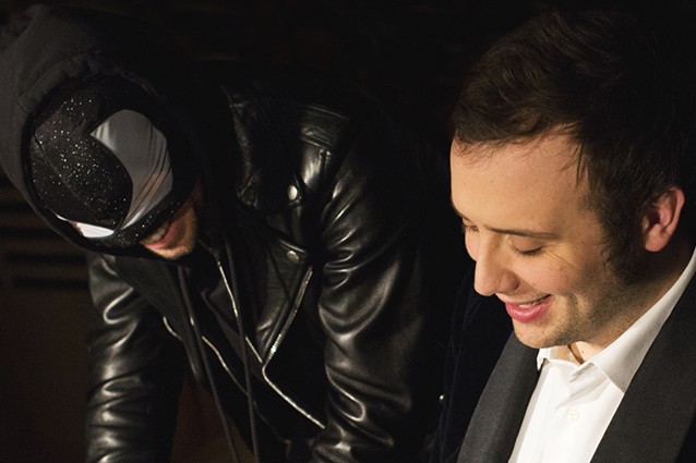 Raphael Gualazzi e the Bloody Beetroots con Tommy Lee: Nel Blu Dipinto Di Blu di Domenico Modugno | Duetti Sanremo Club