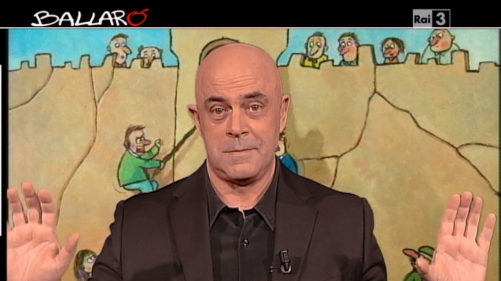 Maurizio Crozza a Ballarò del 16 febbraio 2014: “Alfano parla di inutili idioti e tu, Giova, inviti Gasparri?” (VIDEO)