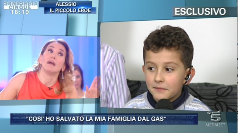 Pomeriggio Cinque, l’inviata della D’Urso zittisce il bambino che cita la Rai