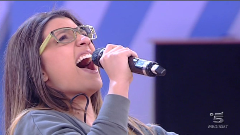 Amici 13, la Diretta di sabato 15 febbraio: esibizioni e semafori