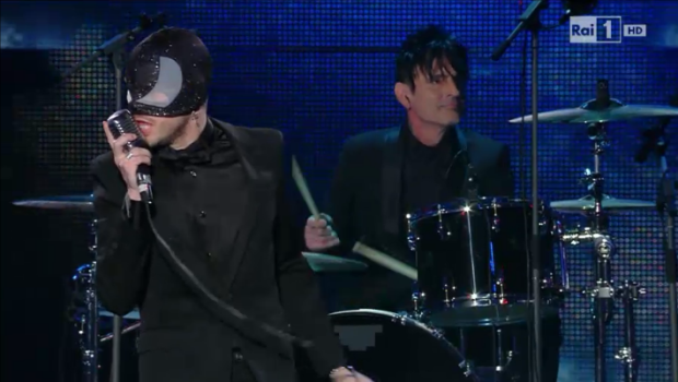 Sanremo 2014, Tommy Lee con Raphael Gualazzi per ‘Volare’. Com’è andata?