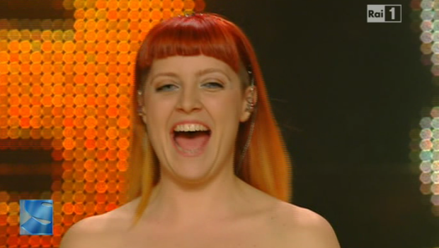 Sanremo 2014, Noemi massacrata a Le amiche del sabato. La difende solo Valerio Scanu