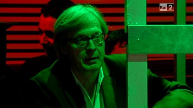 Virus, Vittorio Sgarbi a Giulia Sarti del M5S: “Il tuo capo Grillo è un assassino, tu una befana” (VIDEO)