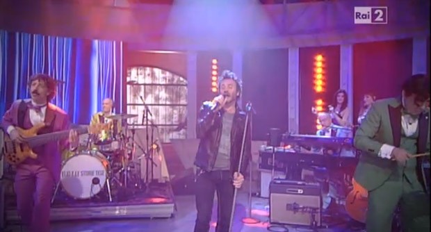Il Musichione, Elio e Le Storie Tese con Nek cantano Little Wing di Jimi Hendrix: video, testo e traduzione