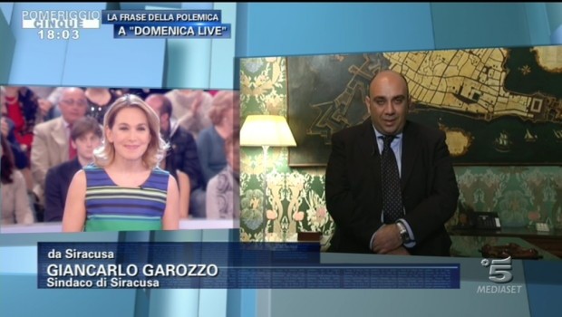 Pomeriggio Cinque, Barbara D’Urso regina dell’errata corrige nella polemica su Siracusa: “Pensavo che Renzi fosse andato in provincia”